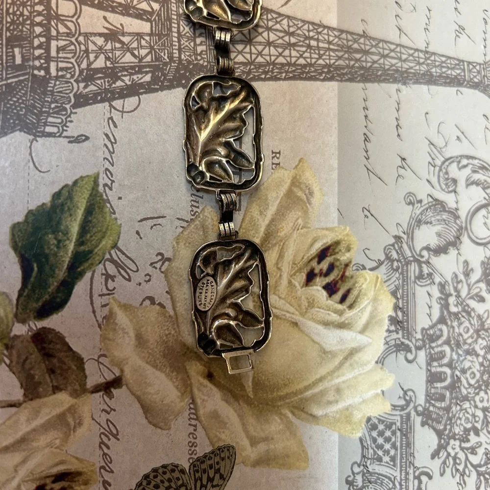 Stunning vintage  DANECRAFT STERLING acorn panel bracelet